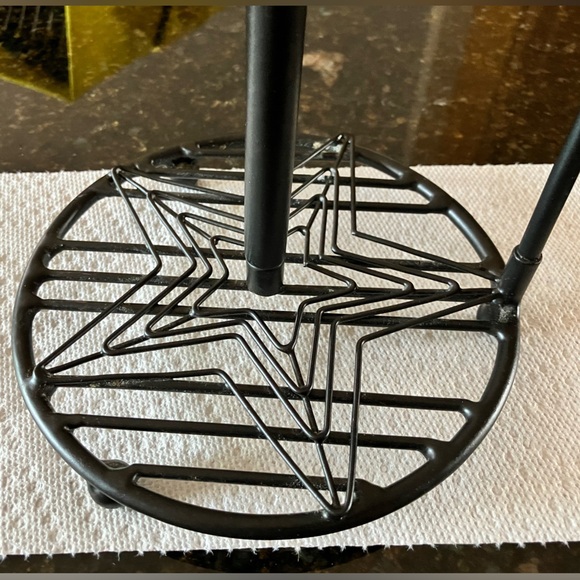 “Final Offer” UGC Metal Star Paper Towel Holder - Picture 3 of 5